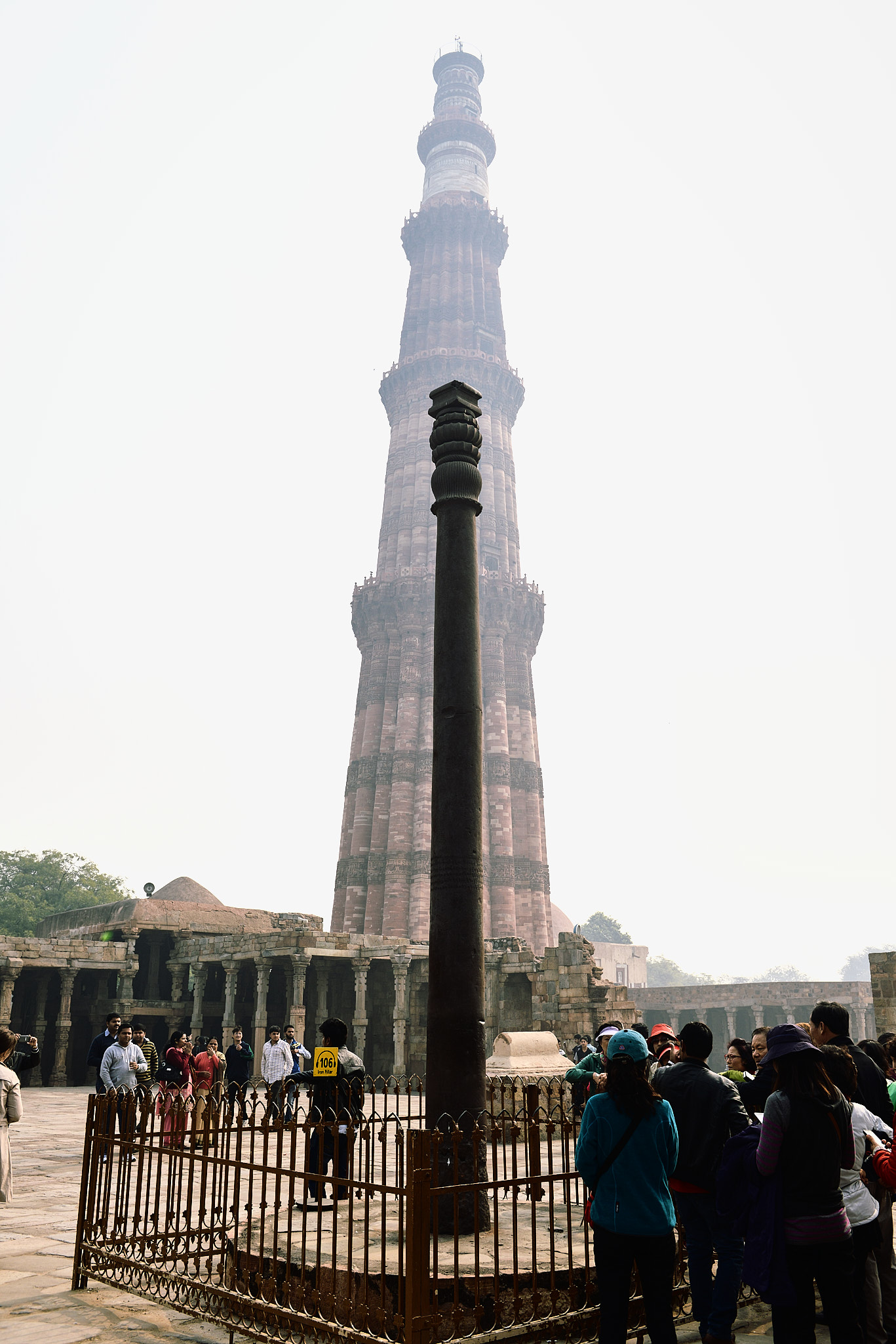 20140104 274 델리 쿠트브 미나르 (철 기둥)